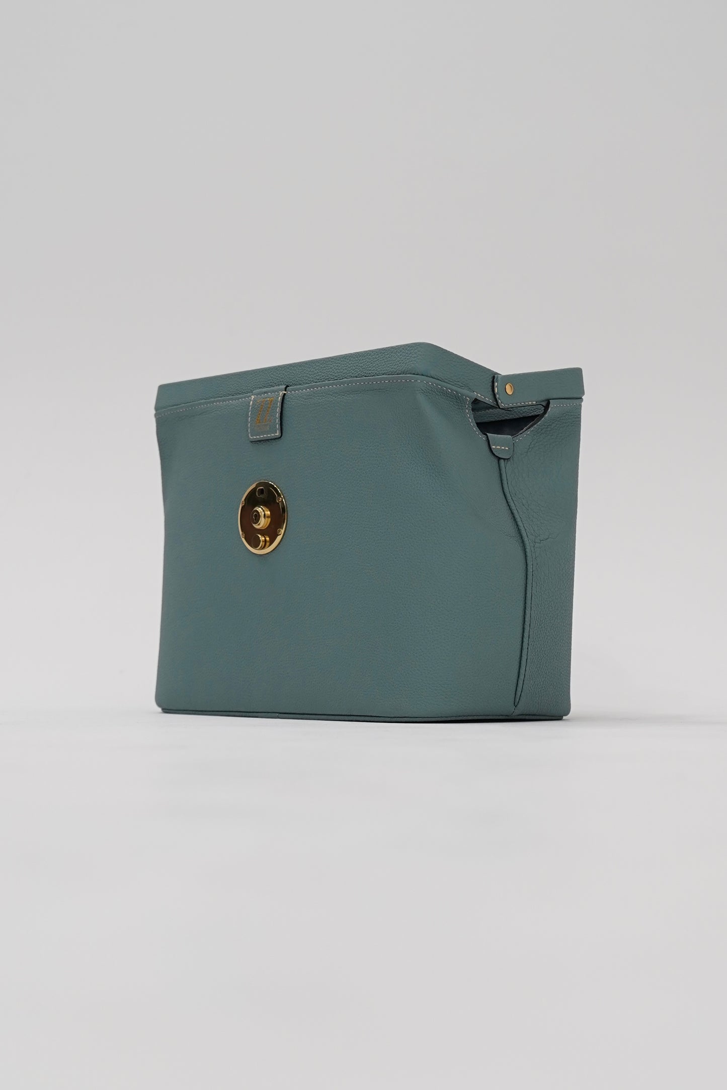 船尾〜ROYAL Leather〜
