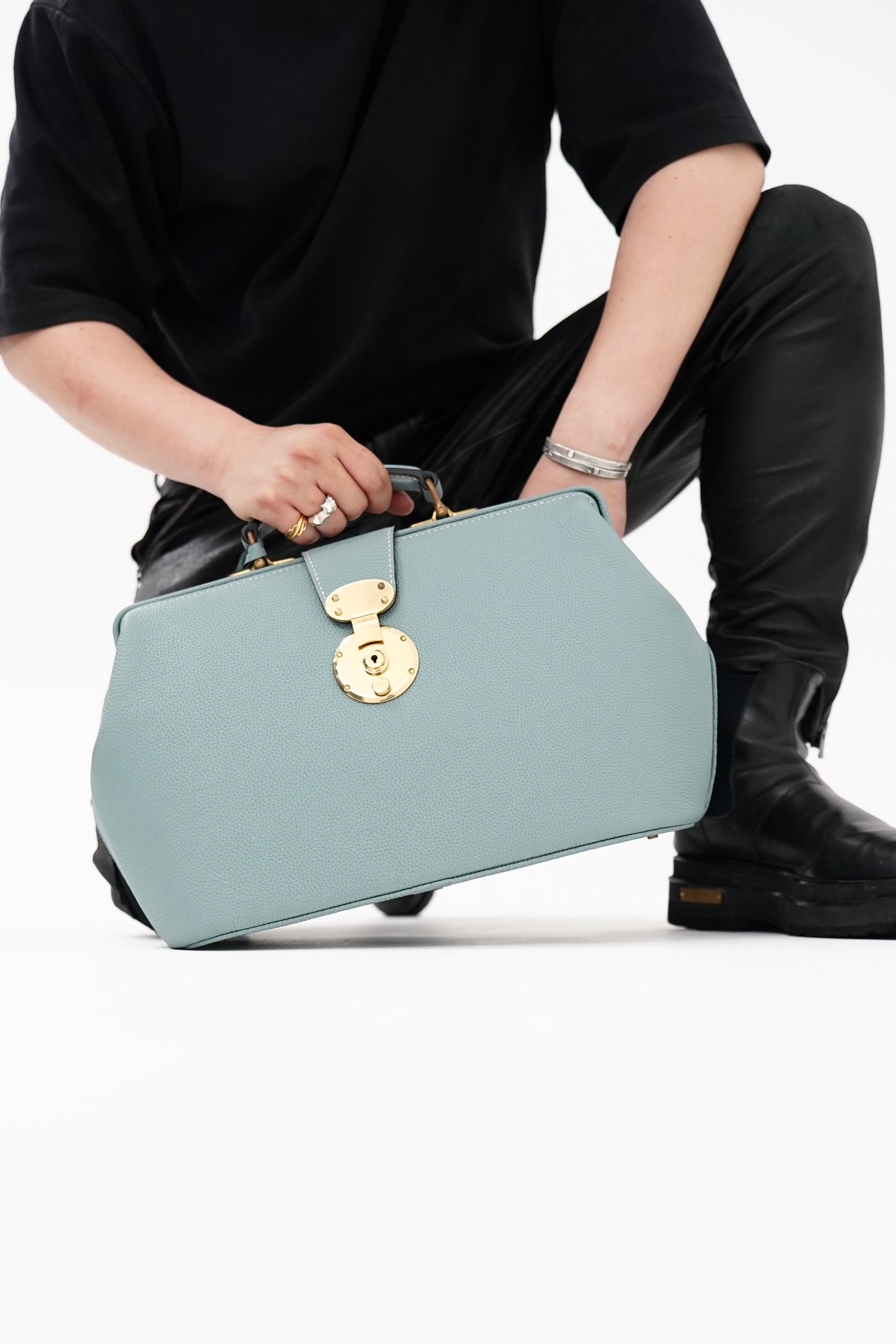 船尾〜ROYAL Leather〜