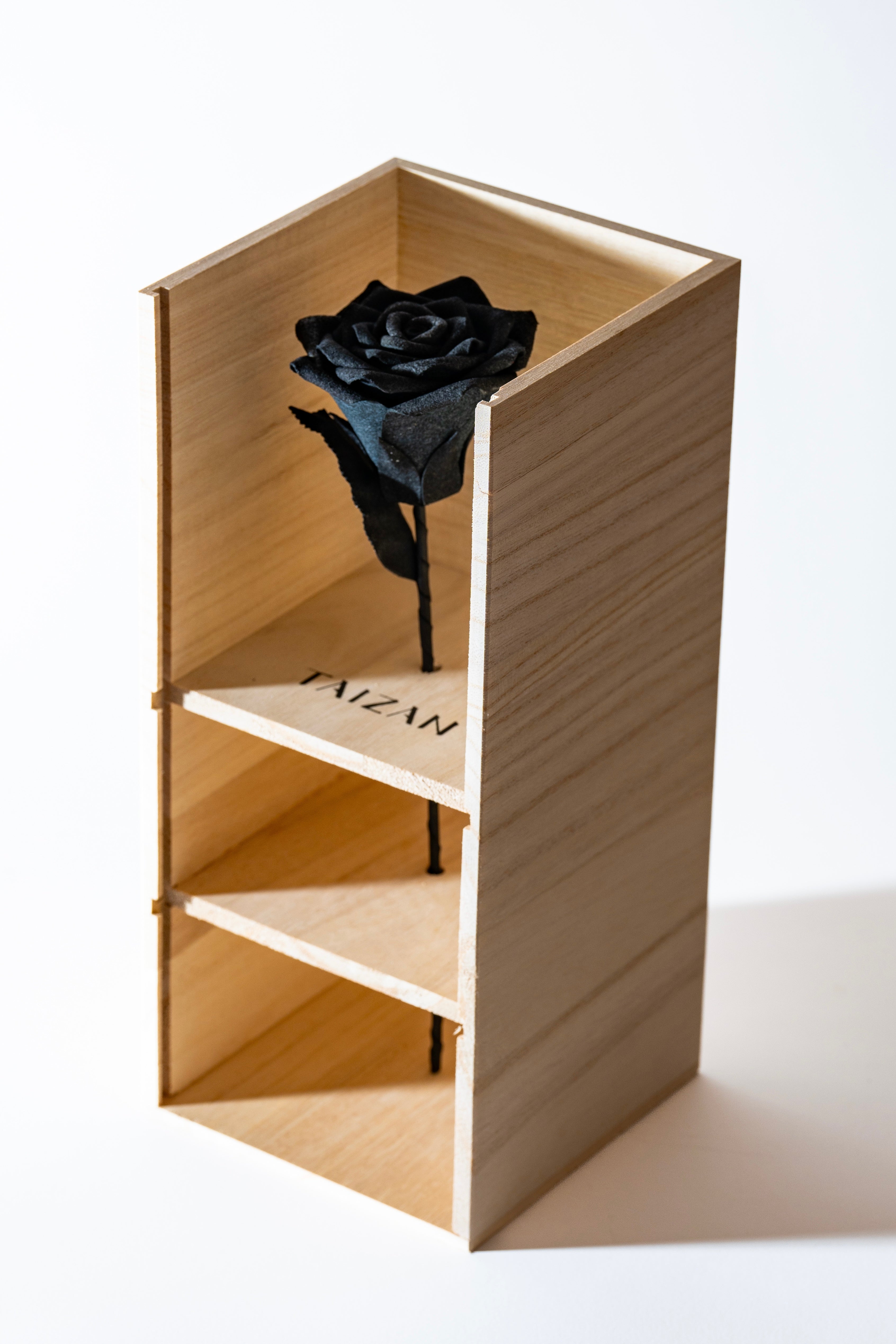 革花 KABANA_Leather Rose Black – TAIZAN